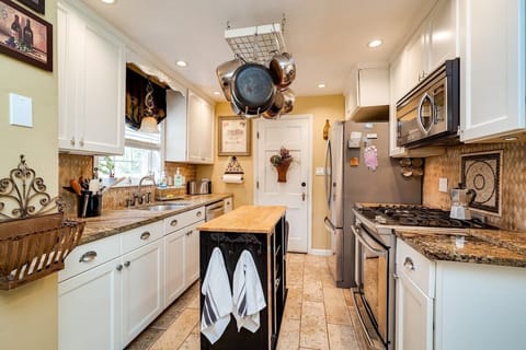 Fully stocked kitchen with everything you need to cook & entertain