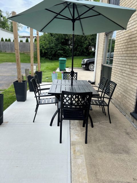 private patio for guest to enjoy some outdoor dining