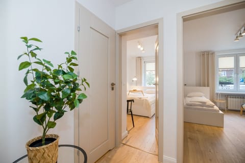 Deluxe Apartment | 2 bedrooms, iron/ironing board, free WiFi