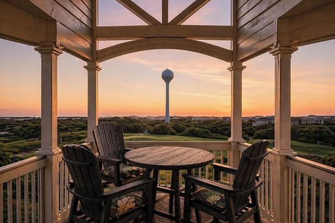 WR4O: A Pointe Of View | Covered Deck