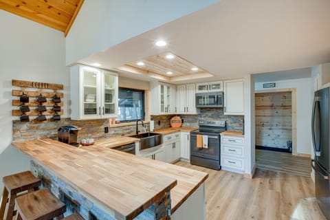 Arnold Vacation Rental | 3BR | 2BA | Stairs Required | 1,750 Sq Ft