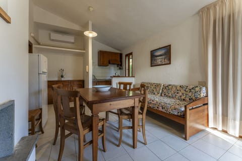 Autumn, Kitchen, Living Room, Spring, Summer