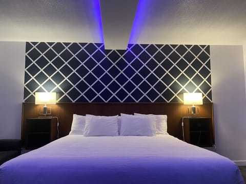 Deluxe Room, 1 King Bed, Lake View | Living area | LCD TV