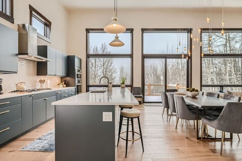 Luxury full-size kitchen