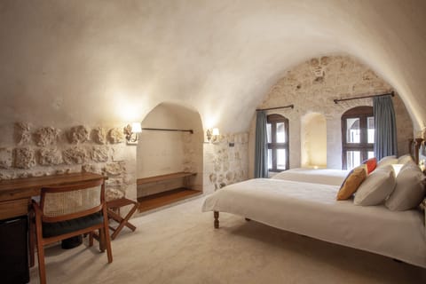 Comfort Twin Room, 2 Twin Beds | Desk, laptop workspace, free WiFi, bed sheets