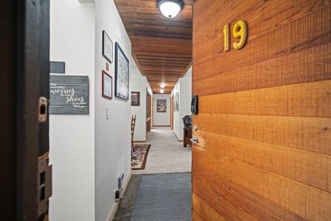19 Meadow House-04