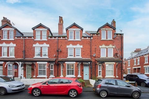 Allium House, Whitby - Host & Stay