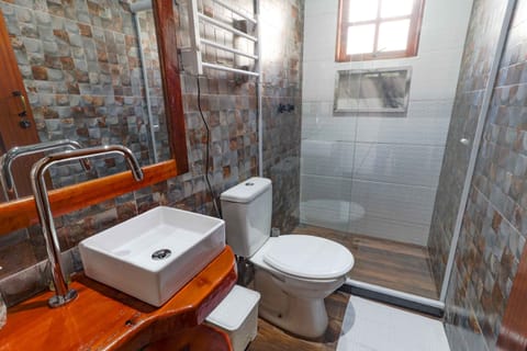 Family Room | Bathroom