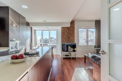 Family Apartment, City View | Living area