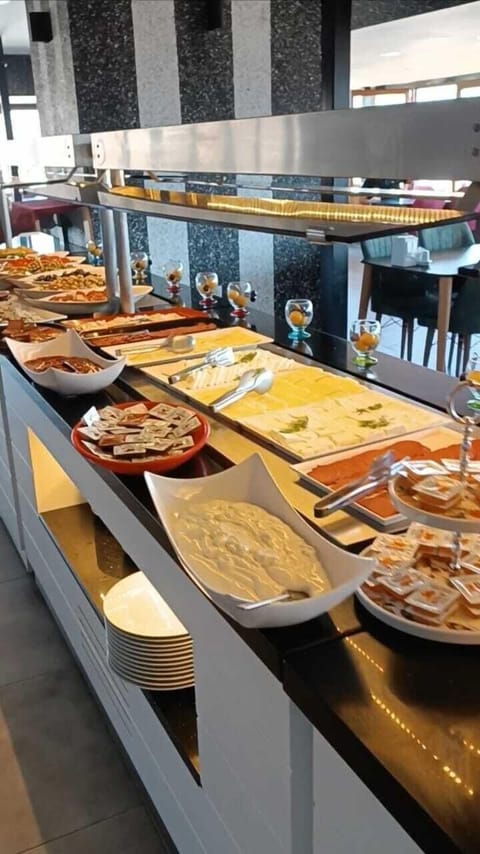 Daily buffet breakfast for a fee