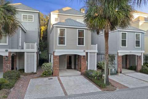 Beautiful 3 bedroom home in the heart of Wild Dunes Resort