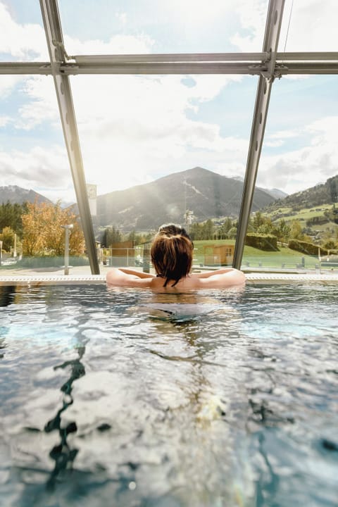 Sauna, steam room, hot springs, body treatments, mud baths, aromatherapy