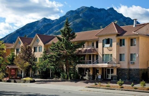 Enjoy an evening stroll around the beautiful property.