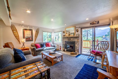Living room with incredible views of Mammoth Mountain and the Sherwin Meadow.