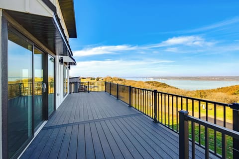 Crofton Vacation Rental | 2BR | 1.5BA | 1,600 Sq Ft | Stairs Required