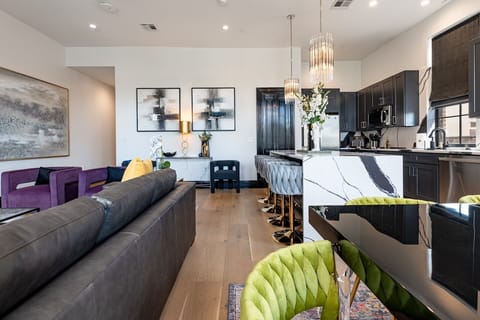 Living features queen-size sleeper sofa
Dining at table for 8
Dining at counter for 4
Kitchen fully stocked with all cooking essentials