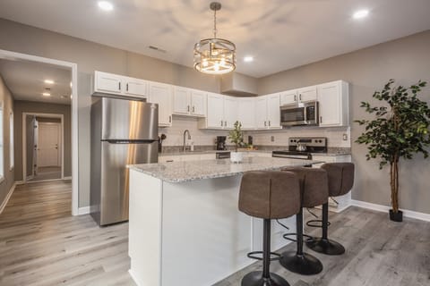 House | Private kitchen | Fridge, microwave, oven, stovetop