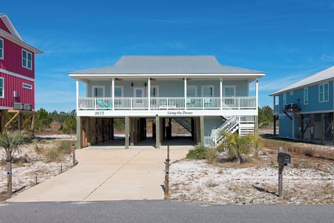 Welcome to Living The Dream in Fort Morgan, Alabama!