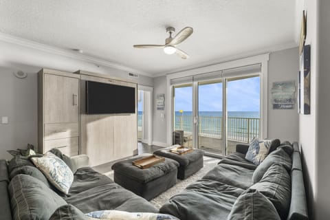 Living room with Hide-away Murphy bed