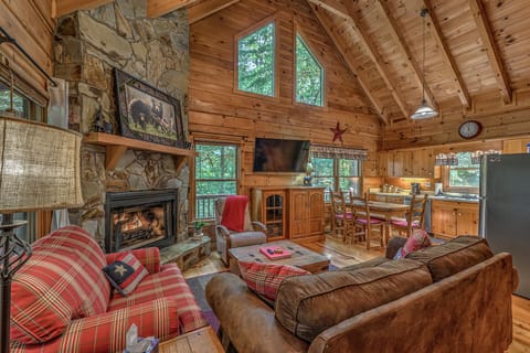 Welcome to your Blue Ridge Vacation - The Golden Eagle GA Cabin