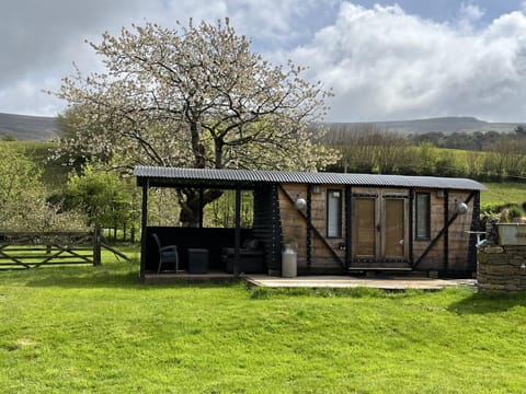 Cabin | Property grounds