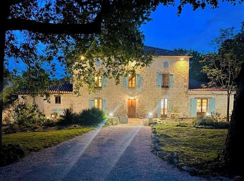 La Taillade at night