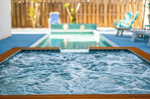 Jacuzzi runs on a timer from 3-11 each day.