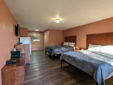 Basic Double Room | Free WiFi, bed sheets