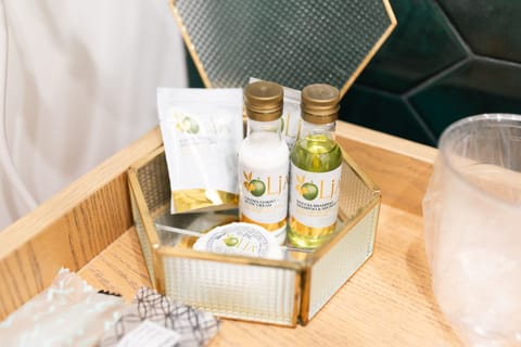 Luxury Single Room | Bathroom | Shower, rainfall showerhead, designer toiletries, hair dryer