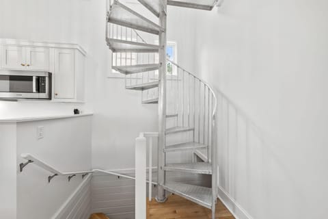 Spiral Stairway to King Loft