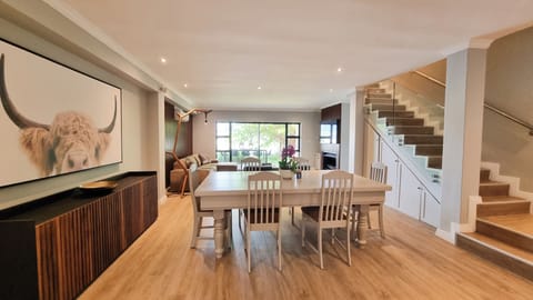 Loft, 3 Bedrooms, Smoking, Balcony | Dining