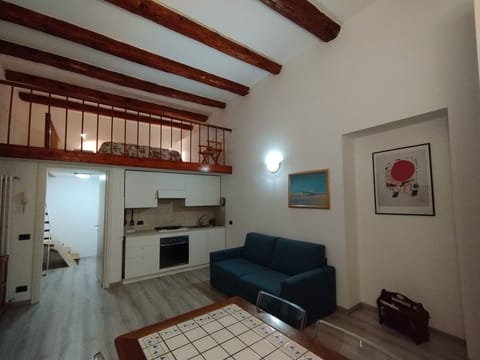 Apartment | Living area | Flat-screen TV