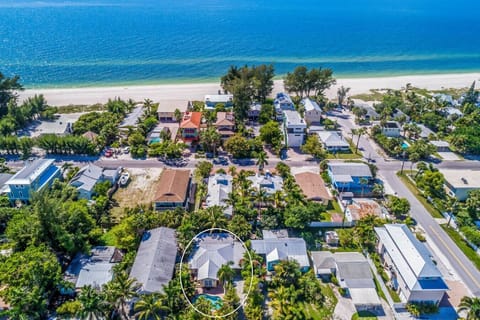 Sugar-white sand is only 200 steps away.  Pack the (included!) beach wagon and head to the Gulf for the best seat in the house