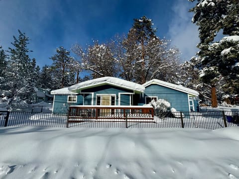 Snow covered Big Bear Cool Cabins, Barton Bungalow