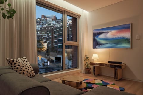Apartment | 3 bedrooms, premium bedding, down comforters, Select Comfort beds