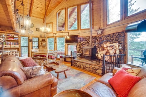 McCall Vacation Rental | 3BR | 2.5BA | Stairs Required | 1,500 Sq Ft