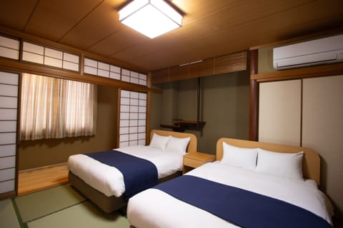 Executive Villa | WiFi (free), bed sheets