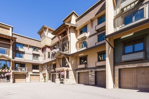 Condo, 2 Bedrooms | Exterior