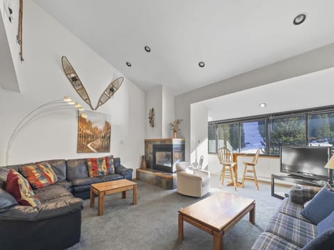 Condo, 3 Bedrooms | Living area | Smart TV