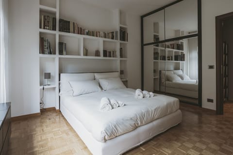 Classic Apartment, 2 Bedrooms, Non Smoking | 2 bedrooms, iron/ironing board, free WiFi