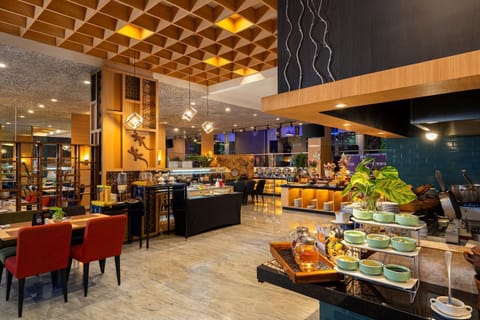 Daily buffet breakfast for a fee