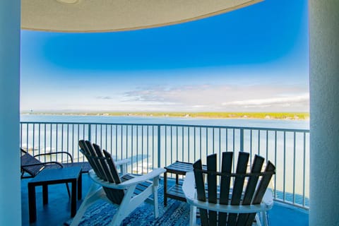 Exquisite Water Views!
