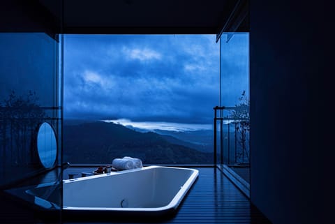 Honeymoon Suite | Balcony view
