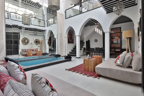 Family Villa, 3 Bedrooms, Pool View | Living area
