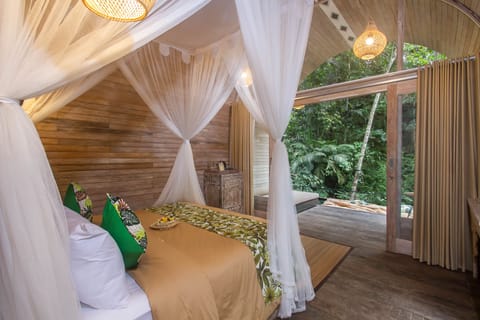 Deluxe room jungle view with hammock | Hypo-allergenic bedding, minibar, desk, free WiFi