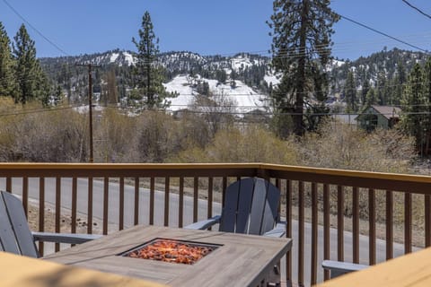 Big Bear Lake Vacation Rental | 4BR | 2.5BA | Stairs Required | 2,152 Sq Ft