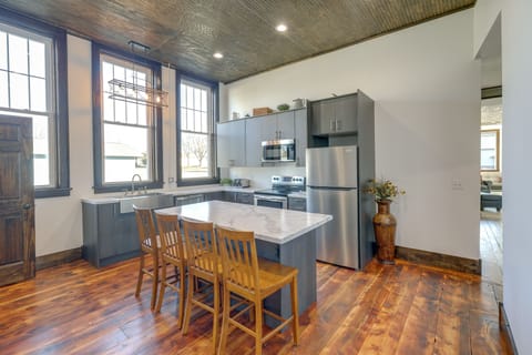 Dante Vacation Rental | 5BR | 5.5BA | 4,000 Sq Ft | Stairs Required for Access