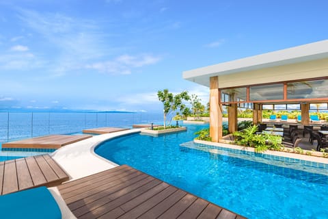 3 outdoor pools
