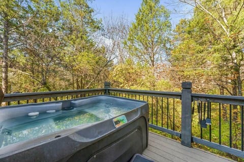 Enjoy the amazing views from the hot tub!