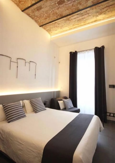 Deluxe Suite, 1 Queen Bed, Non Smoking, City View | Premium bedding, down comforters, memory foam beds, in-room safe